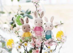 Nici 47513 Happy Bunnies Bunny Hase Braun Gelbes Shirt 15cm Plüsch Kuscheltier -Nici Store 47513 06 47512 47511 Milieu 2048x1487 1