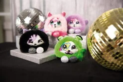 Nici 47909 Pixidoos Pets 2-in-1 Wendeplüsch Katze Sunbi 12cm Lila-schwarz Plüsch 20 Nici 47909 Pixidoos Pets 2-in-1 Wendeplüsch Katze Sunbi 12cm Lila-schwarz Plüsch -Nici Store 47907 10 47906 47909 47908 Milieu 2048x1365