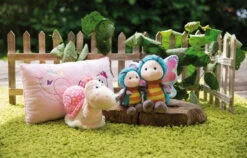 Nici 47938 Rosa Schnecke 25cm Plüsch Kuscheltier Hello Spring Frühling -Nici Store 47941 06 47938 47946 47947 Milieu 2048x1312 1