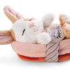 Nici 48707 Sleeping Pets Bunnies Hase Karamell Punkte 12cm Schlafend Im Körbchen -Nici Store 48707 01 HA Frei 2048x1374
