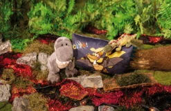 Nici 48814 Dinosaurier Fossily 35cm Liegend Plüsch Kuscheltier Dino GREEN -Nici Store 48810 13 48819 Milieu 2048x1331 1